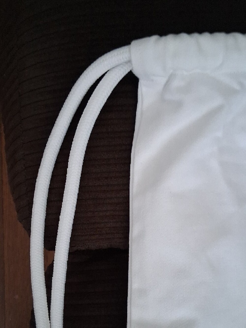 Burberry White Drawstring Backpack with Black Logo 2018 RARE Limited Edition - Picture 3 of 9